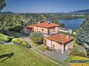 Villa di 690 mq in vendita Oggiono, Italia