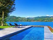Villa di 750 mq in vendita Angera, Italia
