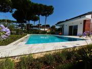 VILLA di 8 vani e di 320 mq PIETRASANTA rif. MP888