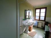 Villa di ampia superficie con giardino e suggestiva...