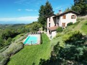 Villa di charme nelle Langhe con piscina e vista...