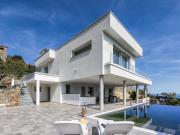 Villa di design moderno con vista mare e piscina. 300m²...