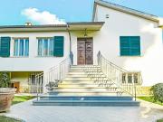 Villa elegante con piscina a Pisa, nel cuore della...
