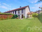 Villa élégante en pignon, mitoyenne, grand jardin et bel...