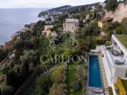 Villa élégante offra,t une vue mer panoramique...