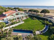 Villa en bord de mer avec jardin