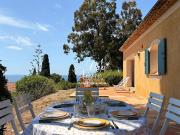 Villa en bord de mer avec jardin