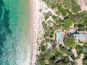 Villa en bord de mer avec jardin