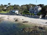 Villa en bord de mer avec jardin