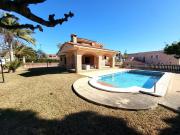 Villa en Gran Avenida de Benicàssim. Cerca del pueblo y...