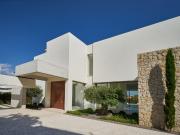 VILLA EN PRIMERA LINEA DE GOLF EN MARBELLA