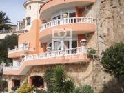 Villa en primera línea de mar ofrece unas vistas...