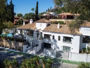 Villa en Urbanización El Herrojo completamente renovada...