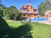 Villa en Valdefresno