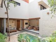 Villa en venta de 2 habitaciones lock off con jardín,...