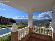 Villa en Venta en Alcaucín, Málaga