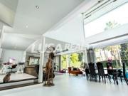 villa en Venta en Castelldefels. UEBZ T942