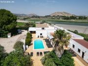 Villa en Venta en Huertas de Villena, Alicante
