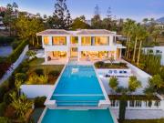 Villa en venta en Nueva Andalucia, Marbella