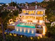 Villa en venta en Nueva Andalucia, Marbella