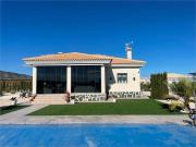Villa en venta en Pinoso