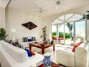 Villa en venta y renta por dia sobre la playa en Akumal...