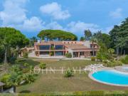 Villa entièrement rénovée avec vue panoramique mer et...