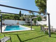 Villa espaciosa con vistas al mar y a la montaña en Estepona