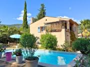 Villa familiale avec piscine et annexes