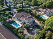 Villa familiale avec piscine, pool house et appartement...