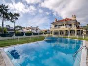 Villa familiar de luxo com 7 quartos e piscina em...