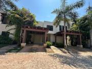 Villa frente al lago en Yucatán Country Club – Elegancia...