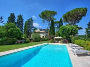 Villa Gli Archi con giardino e piscina in centro a...