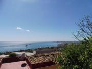 Villa grande con mucho potencial y vistas al mar zona...