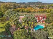 Villa implantée sur terrain agricole de 10 hectares et...