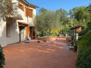 Villa in affitto a Firenze via dei Bastioni, giardino...