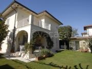 Villa in affitto a Forte dei Marmi via Amilcare...