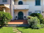 Villa in affitto a Forte dei Marmi via San Camillo,...