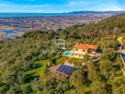 Villa unifamiliare in affitto a Pietrasanta