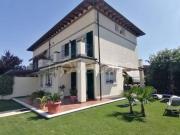 Villa in affitto a Pietrasanta via Andreotti, 48,...