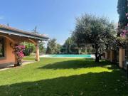 Villa in affitto a Roma, giardino privato, box, terrazzo... Villa in affitto a Roma, giardino privato, box, terrazzo...