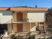 Villa in affitto di 150 m² in Via dei Gladioli