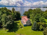 VILLA IN BESTER ALLEINLAGE DIREKT AM SEE