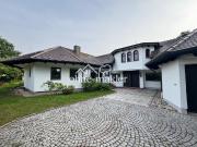 Villa in Kötz mit 7 vorbereiteten Ferienwohnungen und...