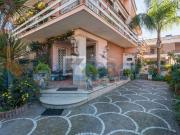 Villa in ottime condizioni, in affitto in Via Cropani, Roma