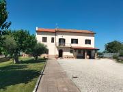 Jesi: Villa di Campagna Panoramica con Vista...