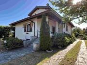 Villa in vendita a Angera VA