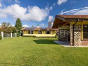 Villa in vendita a Angera VA