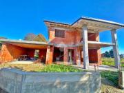 Villa in vendita a Angera VA