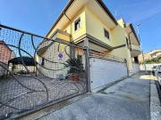 Villa in vendita a Aprilia LT